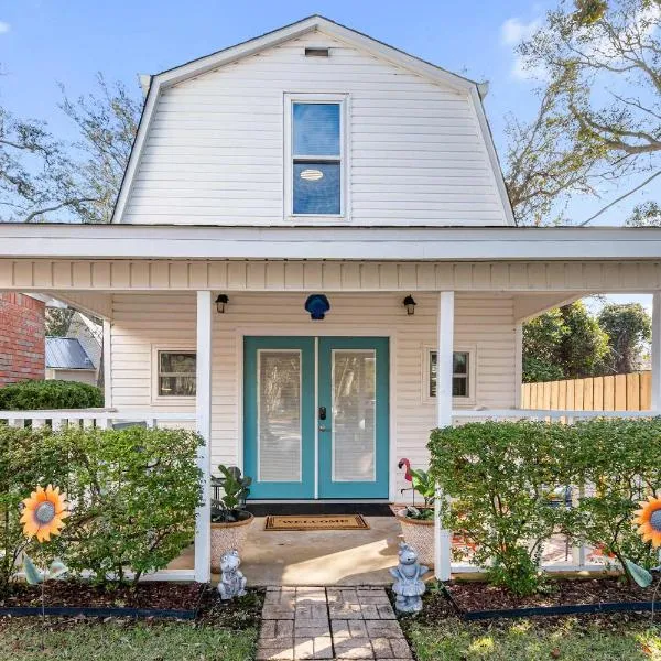 Beach Barn - 5min to Pcola Beach , Full Kitchen، فندق في غولف بريز