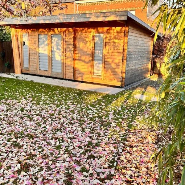 Le chalet, Brussels South Airport, hotell i Charleroi