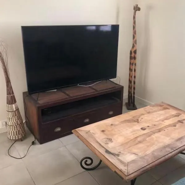 Gîte Ruoms, хотел в Руом