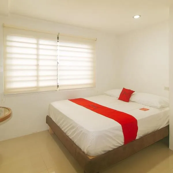 RedDoorz at Casa 82, hotel em Manilla
