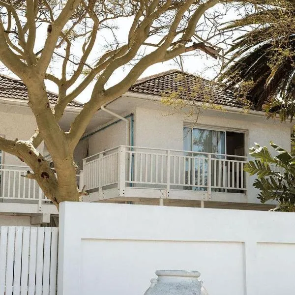 Spinnaker Bed And Breakfast, hotel di Summerstrand