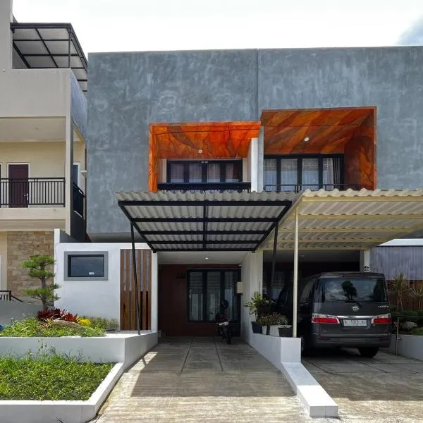 TwoSpaces Living at Panorama Villas, viešbutis mieste Batu