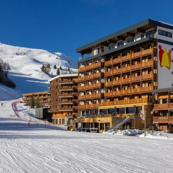 PopAlp la Plagne - Hôtel et Restaurant, hotel en La Plagne Tarentaise
