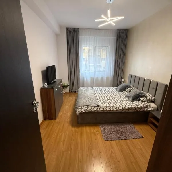 Comfort Stay Apartment - Free Parking & Wi-Fi, hotel u gradu Chiajna