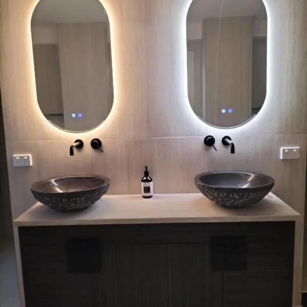 Maisie Haven, hotel Brisbane-ben