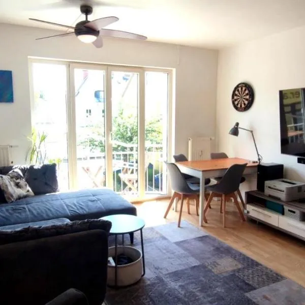 Helle zwei Zimmer Privatwohnung Nähe Zentrum Schärding, hotel in Schärding