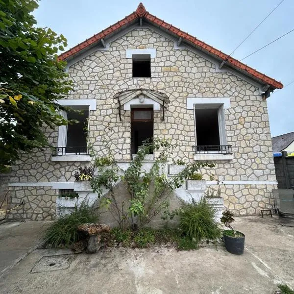 Maison 1930 Familiale à la Marbellière, 2 chambres, hotel i Joué-lès-Tours