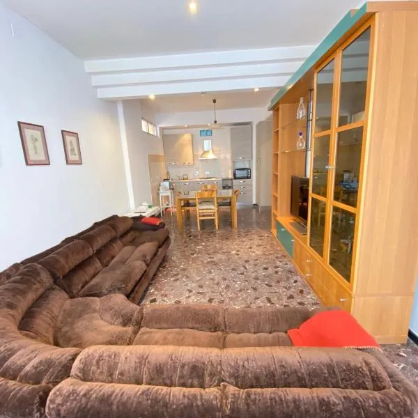 Zena gemelli: Cenova'da bir otel