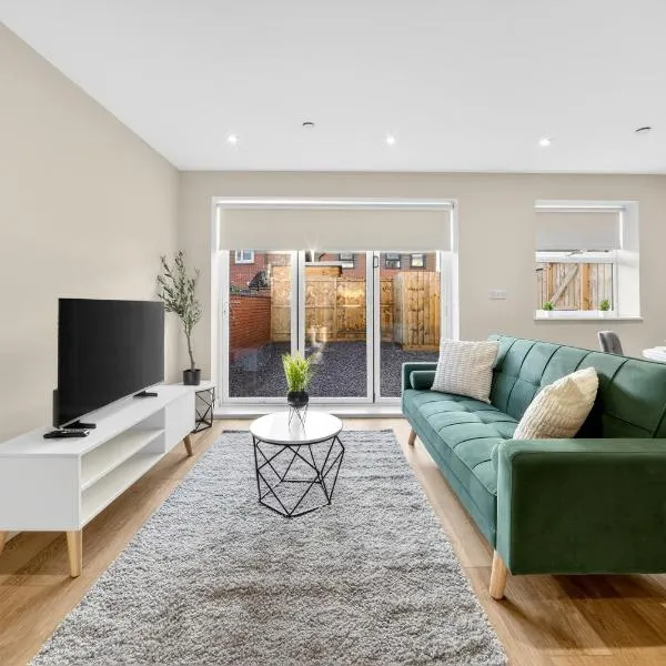Modern 2-Bed Cardiff Apartments - Free Parking - Workspaces, viešbutis Kardife