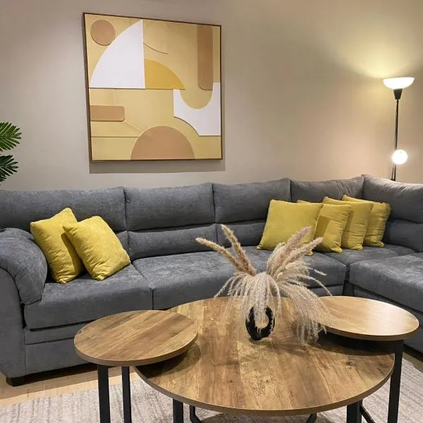 Vera 1 Apartment شقه أنيقه بالخبر بثلاث غرف نوم وصاله تتسع ل 6 اشخاص, Hotel in Khobar