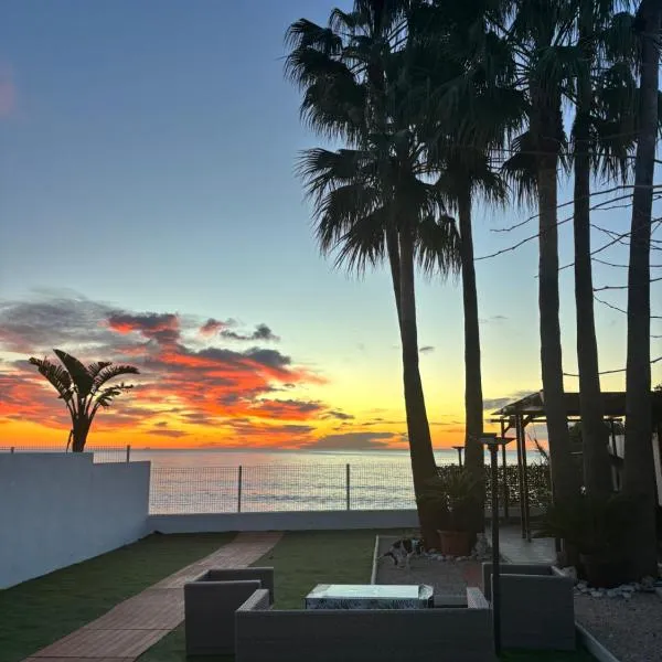 CHALET directo al MAR – hotel w mieście Benicarló