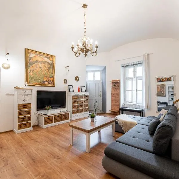 Central Hlavna Luxe 3 rooms 150m2 6 beds, hotel a Košice
