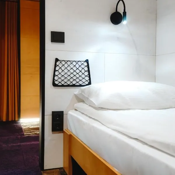 3 Monks Hostel and Apartments, Old Town Riga, готель у Ризі