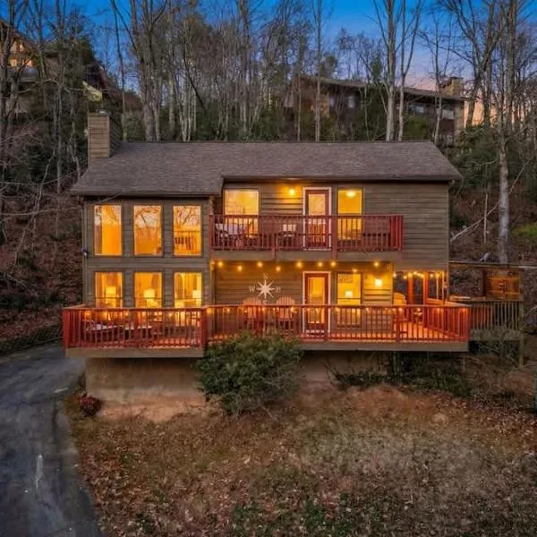 ONE Beary Good View 3BR-2BA in Gatlinburg Sleeps 9, hotel in Gatlinburg