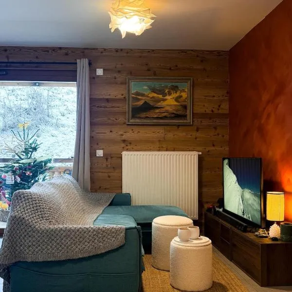 Le Petit Roc Cozy Basecamp in Roc dEnfer, hotel in Saint-Jean-dʼAulps