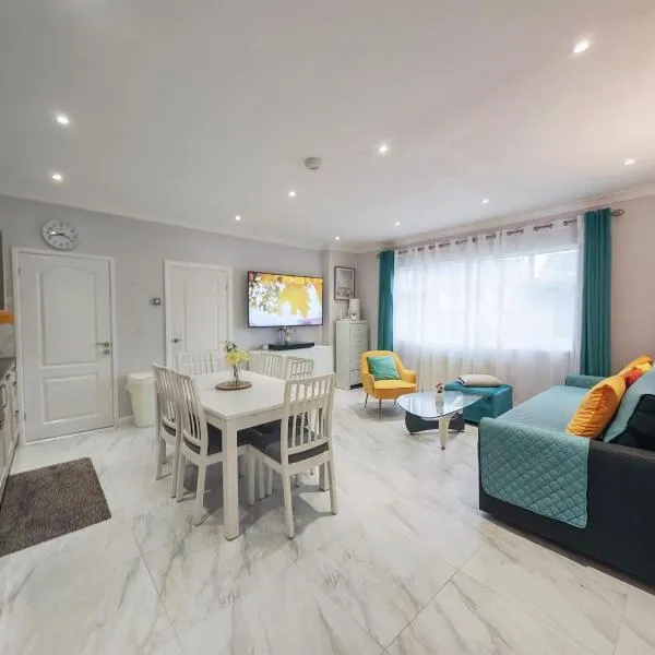 Bungalow Step Free Access - Close To The Beach, hotel u gradu Port Talbot