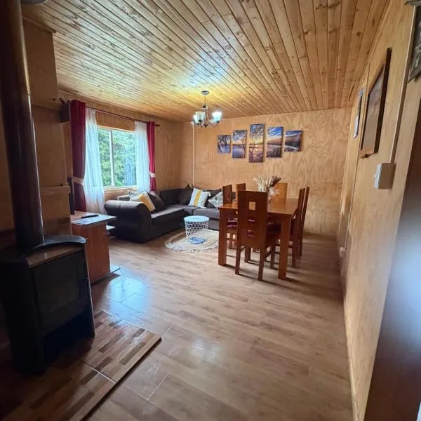 "Cabaña A y M" – hotel w mieście Chaitén