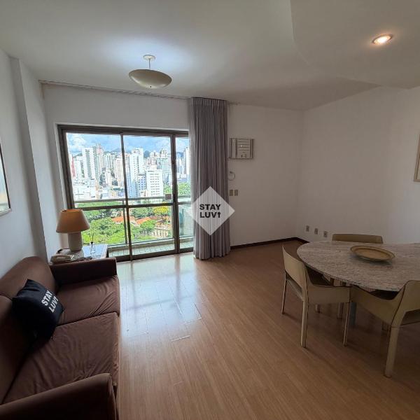 Apartamento Amplo com Varanda na praça da Savassi