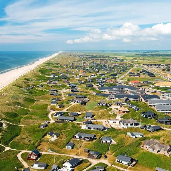 4 person holiday home in Ringkøbing, ξενοδοχείο σε Ringkøbing