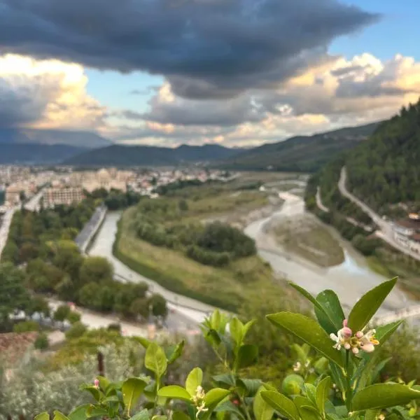 Veranda Guest House, hotel in Berat