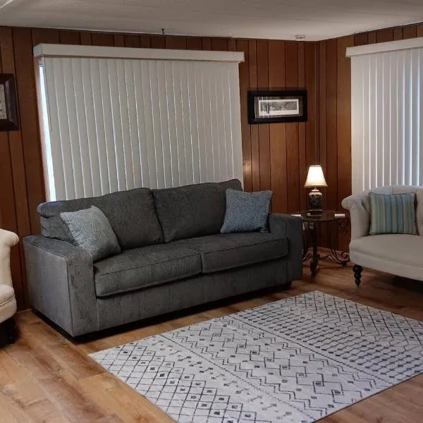 Cozy Cabin in Packwood, hotel v destinácii Randle
