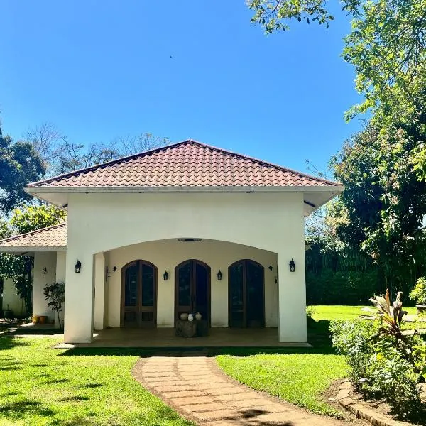 Van Kouwenhoven Hostel, hotel i Diriamba