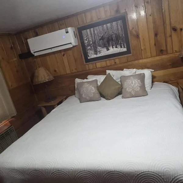 Trails end motel, מלון בדובואה