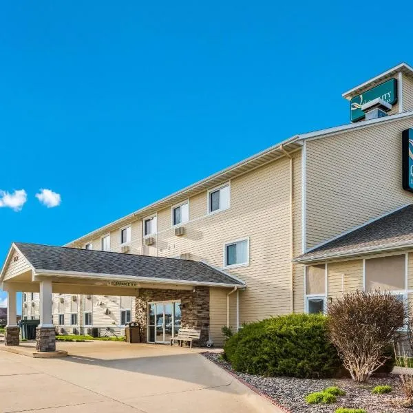 Quality Inn & Suites Eldridge Davenport North, хотел в Eldridge