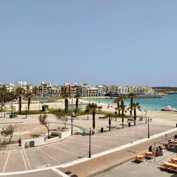 Seaside Family Retreat with Stunning Views, Hotel in Birżebbuġa