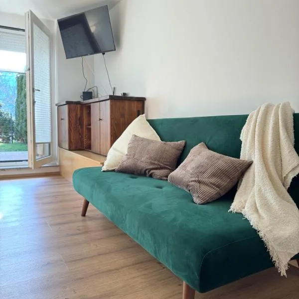 AlpNest with free parking, hotel a Bovec