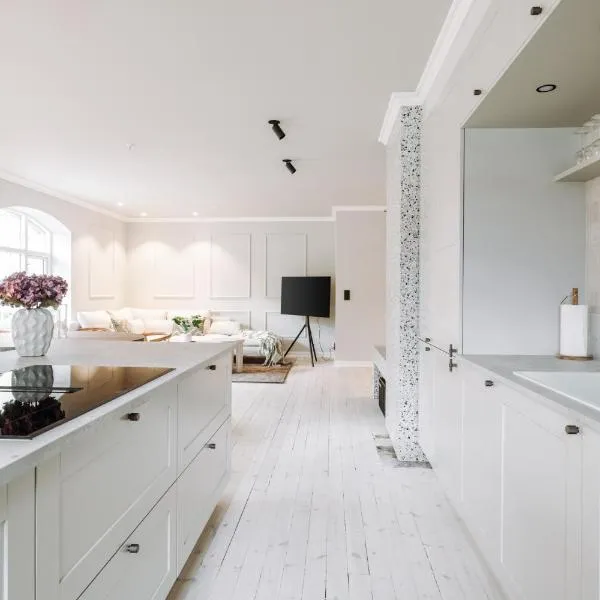 Large city apartment with sea view and parking: Ålesund şehrinde bir otel