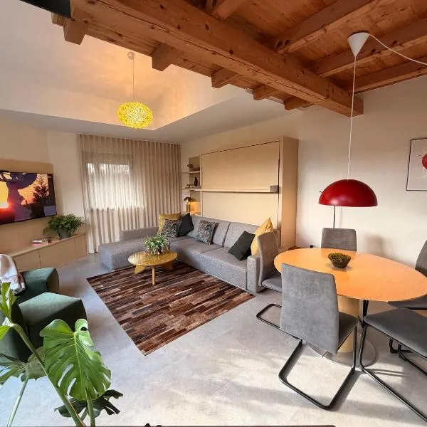 Apartments Pri nas, готель у місті Кобарід