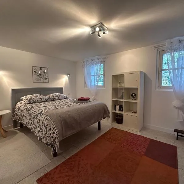 Beaurivage, studio privé dans maison d'hôte avec parc, hotel in Libourne