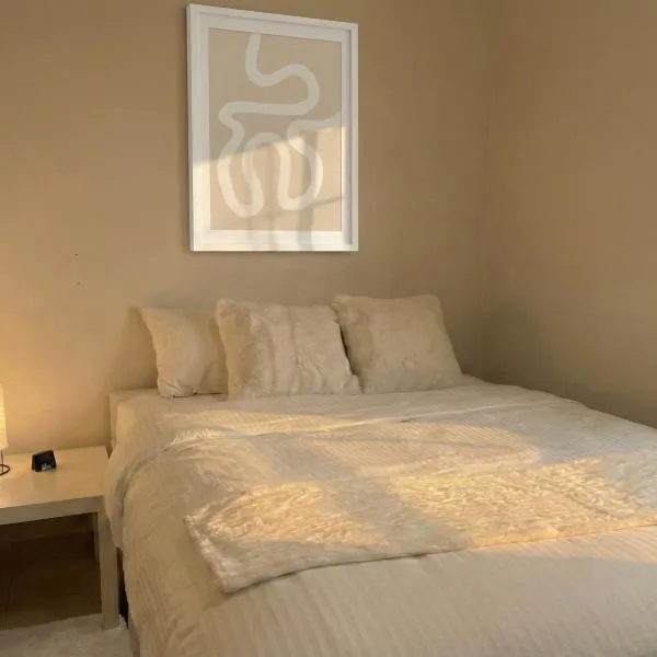 Hostel Bangkok Airport Comfort By MaTong " Near Suvarnabhumi Airport BKK ", отель в городе Suvarnabhumi Airport