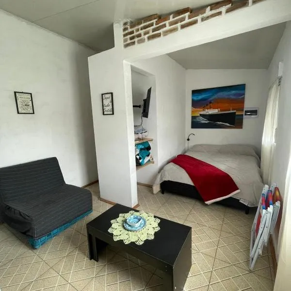 Alojamiento EYO en Chuy con baño privado, hotel a Chuy