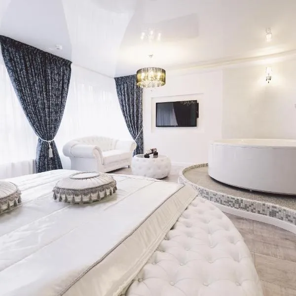 Jacuzzi Romantic Apartment, ξενοδοχείο σε Κλάιπεντα