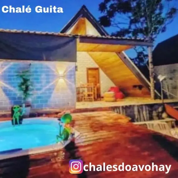 Chalés do AVOHAY, lindo chalé com privativa banheira hidromassagem aquecida, apenas 2 minutos da Vila de São Jorge Chalé Guita, hôtel à Sao Jorge