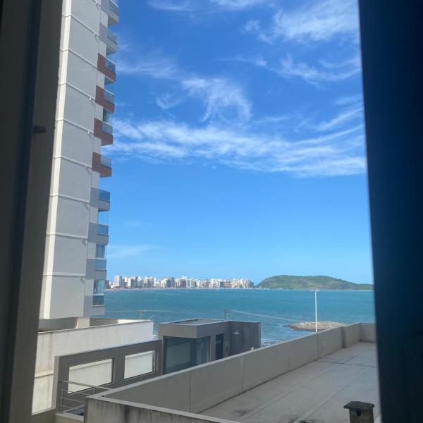 Lindo apto com vista pro mar