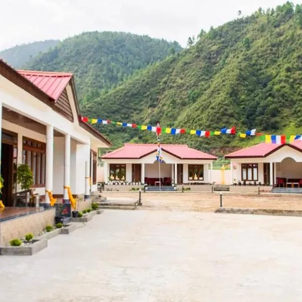 Rivero Resort, hotell i Dirāng