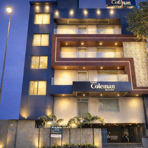 Qotel Signature Coleman Janakpuri Near District Centre & Pacific Mall, hotel in New Delhi