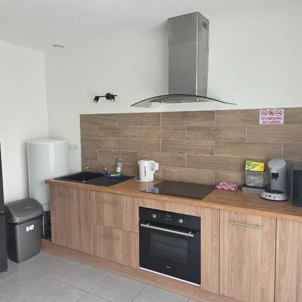 charmant T2 la soie avec place de parking – hotel w mieście Villeurbanne