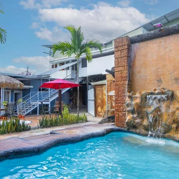 Arenal Poshpacker Boutique Urban Tropical Hotel, hotel u gradu Fortuna