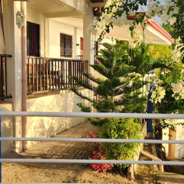 Sandra's Holiday House, хотел в Ослоб