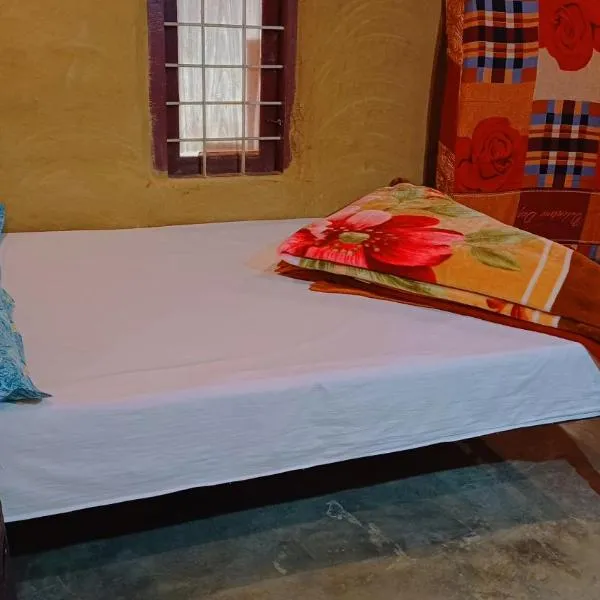 Mud bees resort, hotel in Kanthalloor