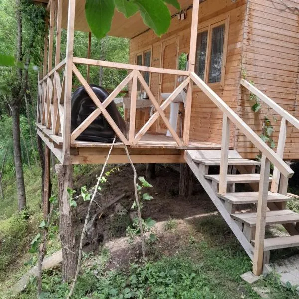 Riverside Nature، فندق في مارتيفيلي