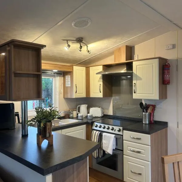 home from home pet friendly sleeps 5, hotel i Patrington