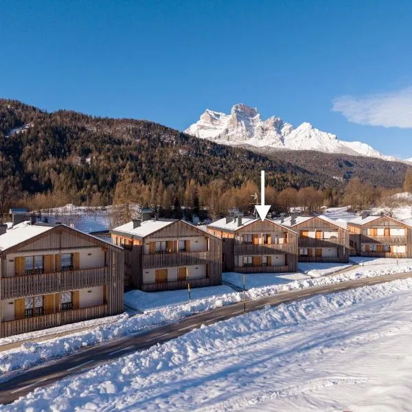 Viesnīca GreenWood Chalet - Spacious Alpine Retreat with Mountain Views pilsētā Vodo Cadore