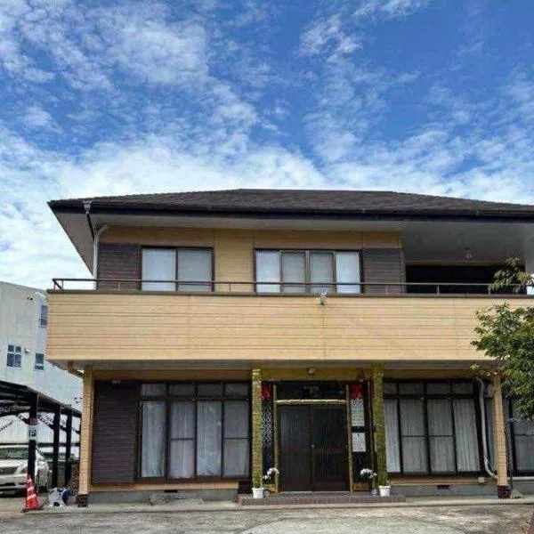 一棟貸しの宿 貸別荘 水戸ハウス Vacation Rental Mito House! Location is 1-2-55 Kanemachi Ibaraki Prefecture 場所は茨城県水戸市金町1-2-55です ドア横のキーボックスの番号はご予約後に,チェックイン情報を見る,をご覧下さい, hotel in Mito