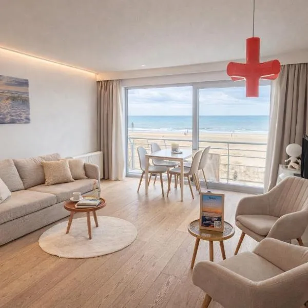 Studio zwembad met frontaal zeezicht, hotelli kohteessa Ostend