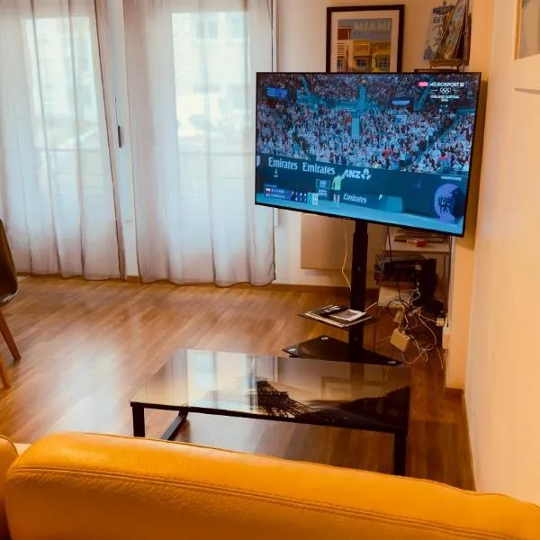 T2 Tout confort TV 55' avec canal séries netflix Disney Dazen Bein sport apple TV OCS paramount prime vidéo, hotel Nancyban